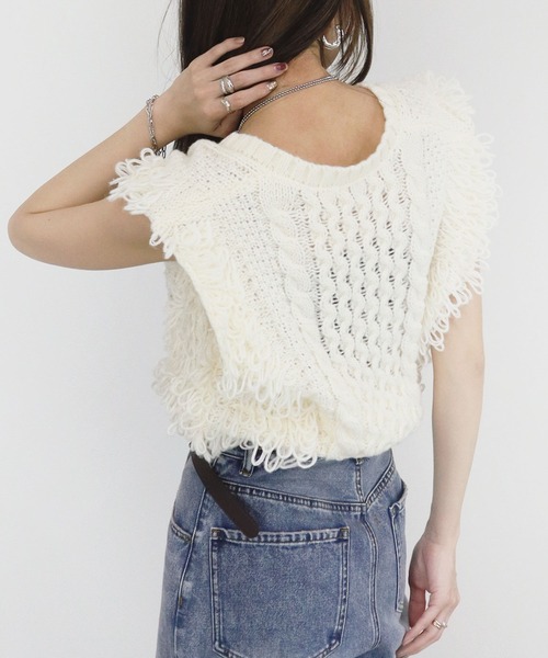 Reurie'(レウリィ)の「Vネックループヤーンニットベスト / ノースリーブ タンクトップ フリンジ 重ね着 レイヤード ジレ アイボリー ホワイト 白 黒 ブラック(ベスト・レディース・ブラック/アイボリー・FREE)」の12枚目の写真
