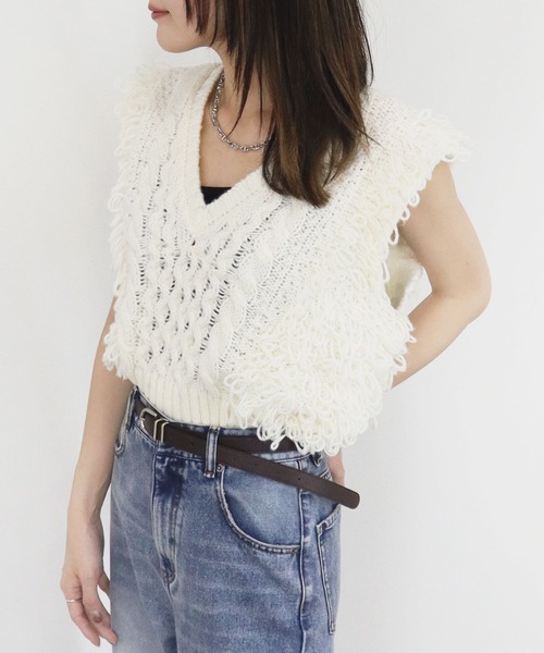 Reurie'(レウリィ)の「Vネックループヤーンニットベスト / ノースリーブ タンクトップ フリンジ 重ね着 レイヤード ジレ アイボリー ホワイト 白 黒 ブラック(ベスト・レディース・ブラック/アイボリー・FREE)」の11枚目の写真