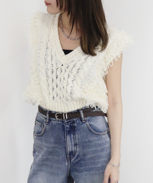 Reurie'(レウリィ)の「Vネックループヤーンニットベスト / ノースリーブ タンクトップ フリンジ 重ね着 レイヤード ジレ アイボリー ホワイト 白 黒 ブラック(ベスト・レディース・ブラック/アイボリー・FREE)」の17枚目の写真