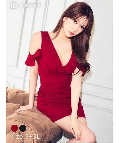 DAZZY（デイジー）の「【ZOZO限定】セクシーデコルテ魅せ！オープンショルダー Vネック タイト ミニドレス（ドレス・レディース・レッド/ブラック・S/L/LL/3L/M）」の5枚目の写真