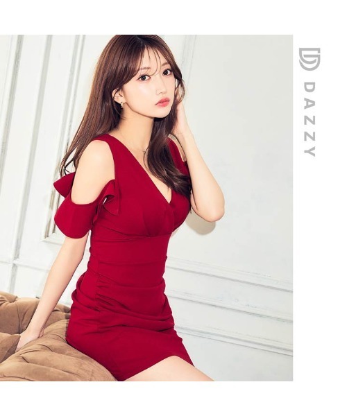 DAZZY（デイジー）の「【ZOZO限定】セクシーデコルテ魅せ！オープンショルダー Vネック タイト ミニドレス（ドレス・レディース・レッド/ブラック・S/L/LL/3L/M）」の12枚目の写真