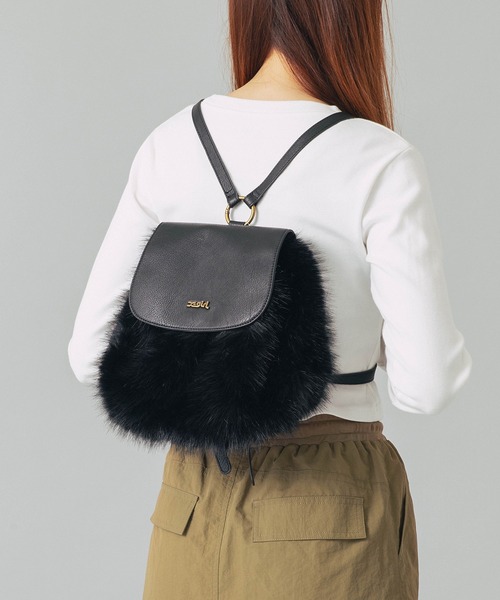 X-girl（エックスガール）の「FAUX FUR BAG（バックパック/リュック・レディース・ブラック/グレー・ONE SIZE）」の5枚目の写真