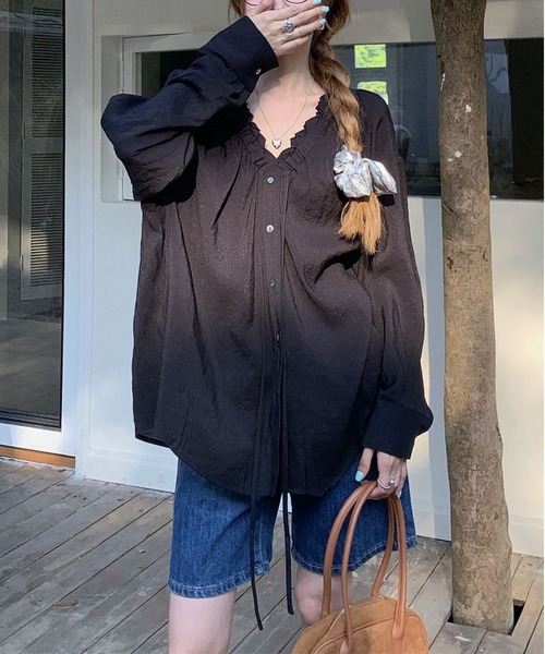 MAISON DE THERESE(メゾン ド テレーズ)の「Vネックシャツ(シャツ/ブラウス・レディース・ブラック/ピンク/カーキ・L/XL/XXL)」の9枚目の写真