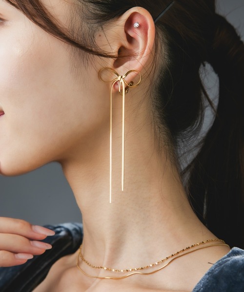 Os accessory（オズアクセサリー）の「Os　-オズ-　【金属アレルギー対応】リボンスネークチェーン イヤリング（イヤリング・レディース・ゴールド/シルバー・ONE SIZE）」の12枚目の写真