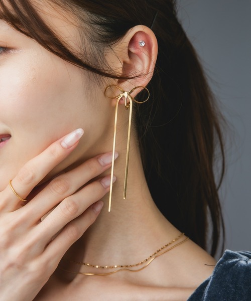 Os accessory（オズアクセサリー）の「Os　-オズ-　【金属アレルギー対応】リボンスネークチェーン イヤリング（イヤリング・レディース・ゴールド/シルバー・ONE SIZE）」の16枚目の写真