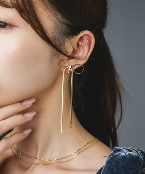 Os accessory（オズアクセサリー）の「Os　-オズ-　【金属アレルギー対応】リボンスネークチェーン イヤリング（イヤリング・レディース・ゴールド/シルバー・ONE SIZE）」の17枚目の写真