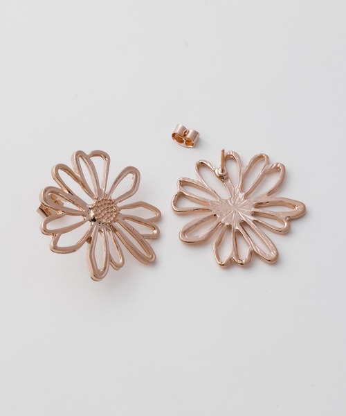 ciite'（シーテ）の「フラットデイジー ピアス  (両耳用)（ピアス（両耳用）・レディース・ゴールド/シルバー/ピンクゴールド・FREE）」の14枚目の写真