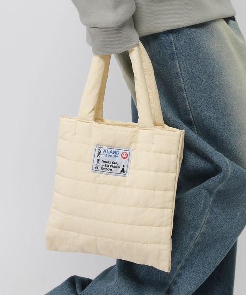 ALAND（エーランド）の「【UNISEX】ALAND／キルティングミニトート（トートバッグ・レディース・ブルー/ライトベージュ/ブラック・FREE）」の3枚目の写真