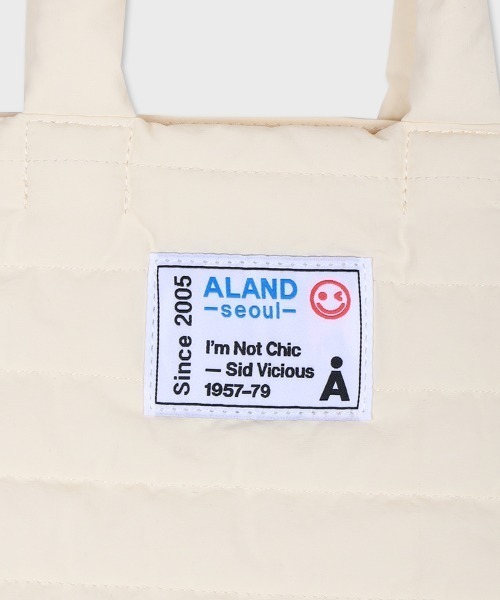 ALAND（エーランド）の「【UNISEX】ALAND／キルティングミニトート（トートバッグ・レディース・ブルー/ライトベージュ/ブラック・FREE）」の12枚目の写真