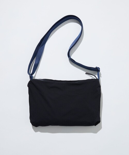 CAHLUMN(カウラム)の「CAHLUMN/カウラム 2.5 Layers Sacoche “SMALL”/レイヤー サコッシュ スモール(ショルダーバッグ・メンズ・ネイビー/グレー・フリ-)」の4枚目の写真
