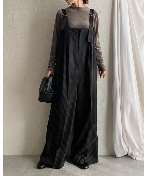 She's Closet(シーズクローゼット)の「フロントジップタック入りピンストライプオールインワンワイドパンツサロペット(サロペット/オーバーオール・レディース・ネイビー/チャコールグレー/ブラック・FREE)」の4枚目の写真