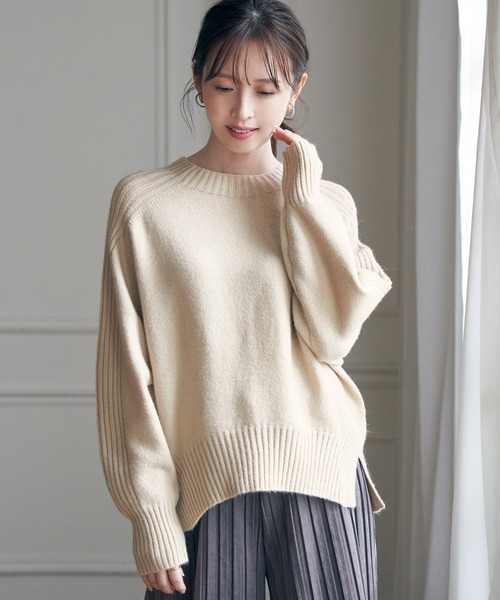 ikka（イッカ）の「サイドスリットニットプルオーバー（ニット/セーター・レディース・チャコールグレー/ブルー/ベージュ/グリーン/ピンク・M/L/S）」の8枚目の写真