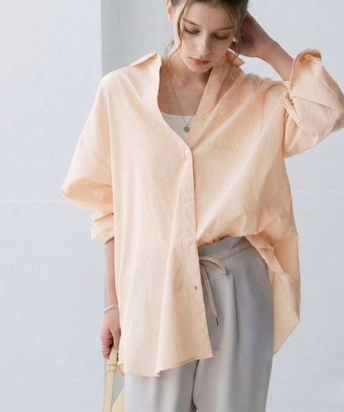 Maison INNESS(メゾンアイネス)の「オーバーサイズブロードレギュラーシャツ(UVカット・イージーケア)(シャツ/ブラウス・レディース・ピンク系その他/グリーン系その他/オフホワイト/ブルー/パープル系その他/ベージュ系その他/ブルー系その他・LL/L/M/10L/8L/6L/5L/4L/3L/S)」の2枚目の写真