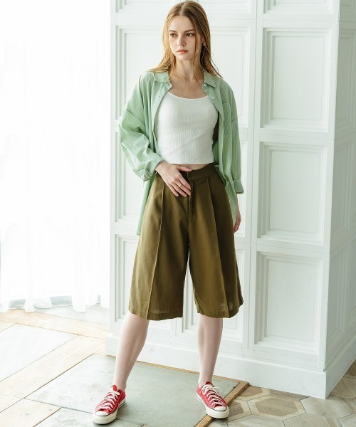 Maison INNESS(メゾンアイネス)の「オーバーサイズブロードレギュラーシャツ(UVカット・イージーケア)(シャツ/ブラウス・レディース・ピンク系その他/グリーン系その他/オフホワイト/ブルー/パープル系その他/ベージュ系その他/ブルー系その他・LL/L/M/10L/8L/6L/5L/4L/3L/S)」の15枚目の写真