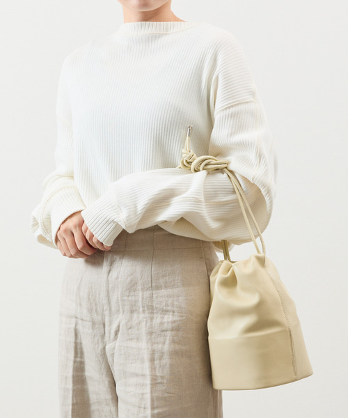 ITTI(イッチ)の「ITTI イッチ / CELLIE SAILOR KINCHAKU - MM RAPTO FLEX ラプトレザー巾着ショルダーバッグ / ITTI-BAG-148-RF(ショルダーバッグ・メンズ・ブラック/アイボリー/グレイッシュベージュ・FREE)」の14枚目の写真