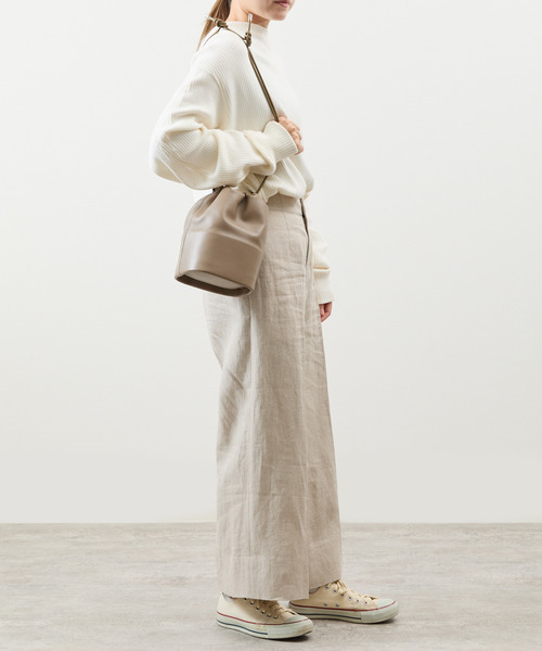 ITTI(イッチ)の「ITTI イッチ / CELLIE SAILOR KINCHAKU - MM RAPTO FLEX ラプトレザー巾着ショルダーバッグ / ITTI-BAG-148-RF(ショルダーバッグ・メンズ・ブラック/アイボリー/グレイッシュベージュ・FREE)」の15枚目の写真