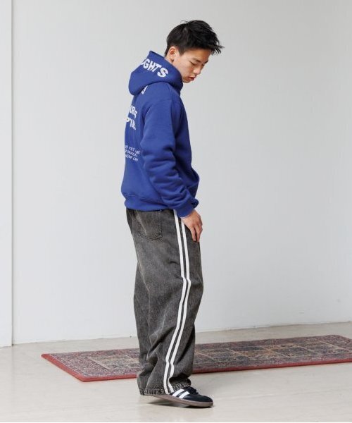 GLAZOS（グラソス）の「【大人向けサイズあり】デニム・ラインパンツ（デニムパンツ・キッズ・ライトブルー/ブラック/ブルー・L/M/S/LL）」の15枚目の写真