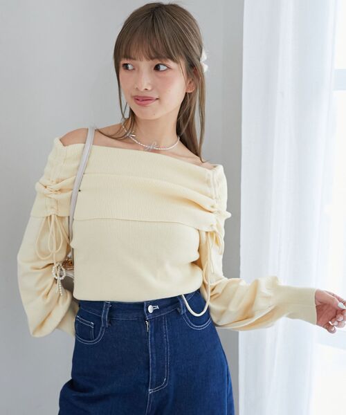 MAJESTIC LEGON（マジェスティックレゴン）の「ドロストオフショルニット（ニット/セーター・レディース・イエロー/ピンク/オフホワイト/グレー・MEDIUM）」の3枚目の写真