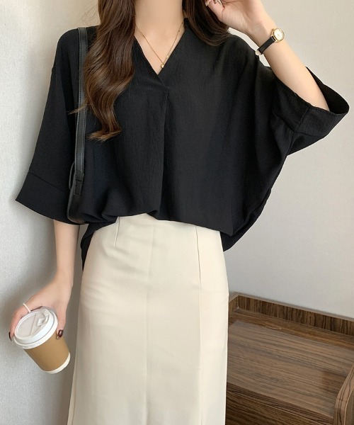 SEU(エスイーユー)の「レディース 体型カバー プルオーバー ドルマンブラウス スリーブ 薄手 スキッパー 洗える/UVケア ビッグシルエット 韓国風 オフィスカジュアル きれいめカジュアル(シャツ/ブラウス・レディース・ベージュ/ネイビー/ホワイト/ブラック・フリー)」の1枚目の写真