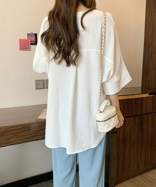 SEU(エスイーユー)の「レディース 体型カバー プルオーバー ドルマンブラウス スリーブ 薄手 スキッパー 洗える/UVケア ビッグシルエット 韓国風 オフィスカジュアル きれいめカジュアル(シャツ/ブラウス・レディース・ベージュ/ネイビー/ホワイト/ブラック・フリー)」の9枚目の写真