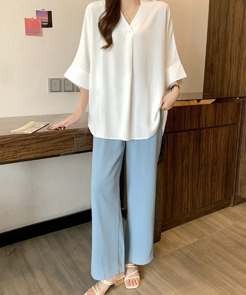 SEU(エスイーユー)の「レディース 体型カバー プルオーバー ドルマンブラウス スリーブ 薄手 スキッパー 洗える/UVケア ビッグシルエット 韓国風 オフィスカジュアル きれいめカジュアル(シャツ/ブラウス・レディース・ベージュ/ネイビー/ホワイト/ブラック・フリー)」の10枚目の写真