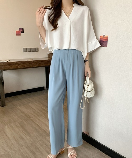 SEU(エスイーユー)の「レディース 体型カバー プルオーバー ドルマンブラウス スリーブ 薄手 スキッパー 洗える/UVケア ビッグシルエット 韓国風 オフィスカジュアル きれいめカジュアル(シャツ/ブラウス・レディース・ベージュ/ネイビー/ホワイト/ブラック・フリー)」の11枚目の写真