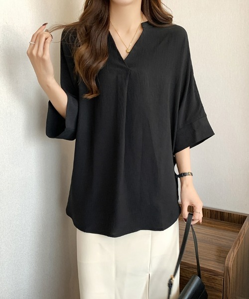 SEU(エスイーユー)の「レディース 体型カバー プルオーバー ドルマンブラウス スリーブ 薄手 スキッパー 洗える/UVケア ビッグシルエット 韓国風 オフィスカジュアル きれいめカジュアル(シャツ/ブラウス・レディース・ベージュ/ネイビー/ホワイト/ブラック・フリー)」の14枚目の写真