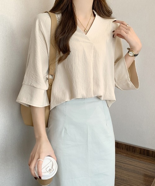SEU(エスイーユー)の「レディース 体型カバー プルオーバー ドルマンブラウス スリーブ 薄手 スキッパー 洗える/UVケア ビッグシルエット 韓国風 オフィスカジュアル きれいめカジュアル(シャツ/ブラウス・レディース・ベージュ/ネイビー/ホワイト/ブラック・フリー)」の21枚目の写真