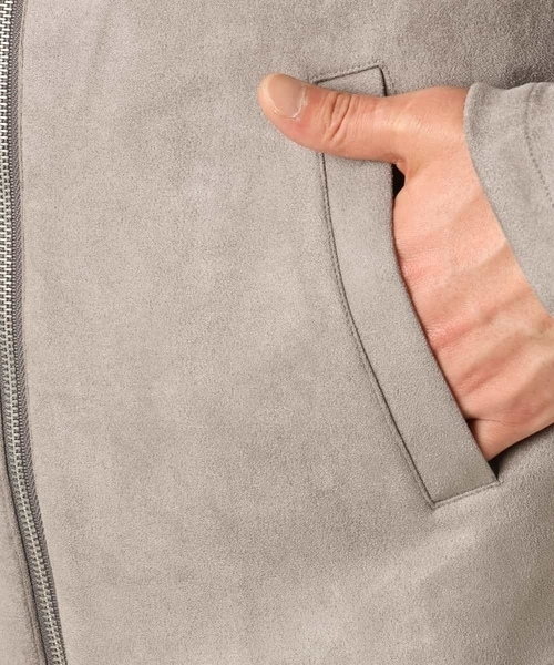a.v.v(アーヴェヴェ)の「【洗濯機で洗える】フェイクスエードシングルライダース(ライダースジャケット・メンズ・ベージュ/グレー・46/48)」の21枚目の写真