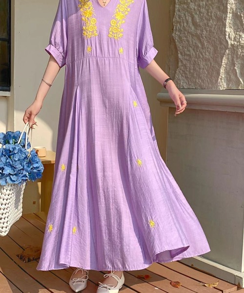 Diosfront（ディオスフロント）の「フロント刺繍スキッパネック