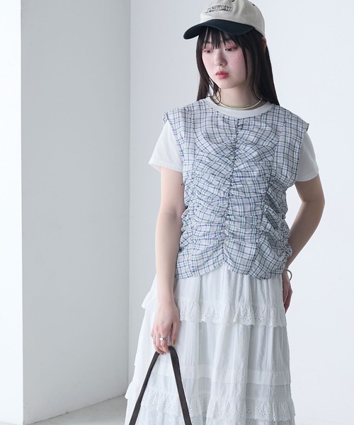 forksy.(フォルクシー)の「【forksy.】シアー チェック柄 ノースリブラウス & Tシャツ レイヤードトップス(Tシャツ/カットソー・レディース・グレー系/ライトベージュ/ベージュ系・FREE)」の6枚目の写真