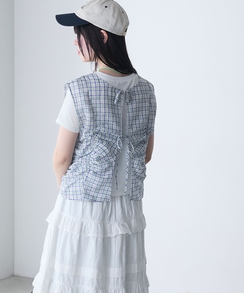 forksy.(フォルクシー)の「【forksy.】シアー チェック柄 ノースリブラウス & Tシャツ レイヤードトップス(Tシャツ/カットソー・レディース・グレー系/ライトベージュ/ベージュ系・FREE)」の9枚目の写真