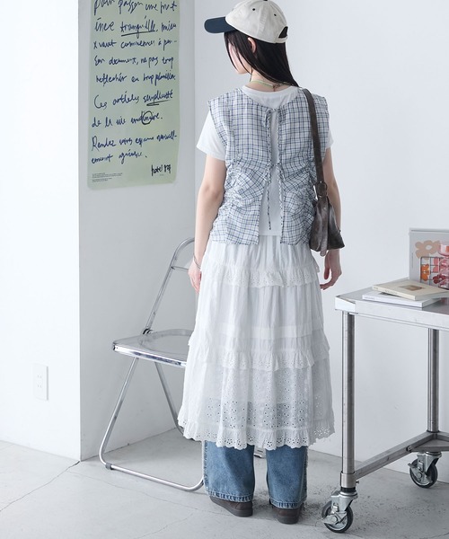 forksy.(フォルクシー)の「【forksy.】シアー チェック柄 ノースリブラウス & Tシャツ レイヤードトップス(Tシャツ/カットソー・レディース・グレー系/ライトベージュ/ベージュ系・FREE)」の15枚目の写真