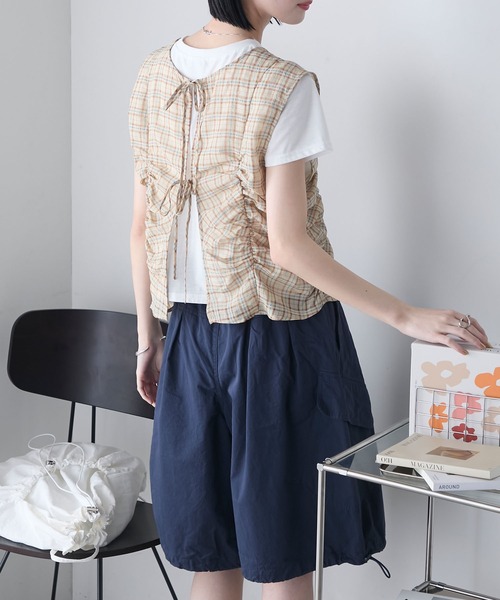 forksy.(フォルクシー)の「【forksy.】シアー チェック柄 ノースリブラウス & Tシャツ レイヤードトップス(Tシャツ/カットソー・レディース・グレー系/ライトベージュ/ベージュ系・FREE)」の20枚目の写真