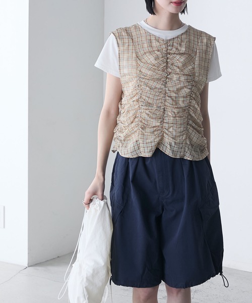 forksy.(フォルクシー)の「【forksy.】シアー チェック柄 ノースリブラウス & Tシャツ レイヤードトップス(Tシャツ/カットソー・レディース・グレー系/ライトベージュ/ベージュ系・FREE)」の21枚目の写真