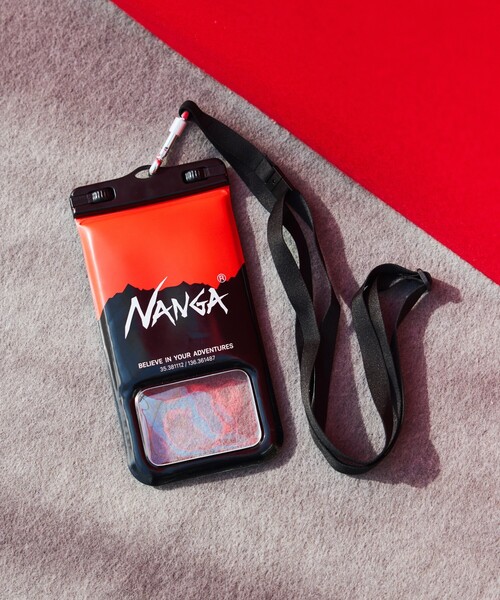 NANGA（ナンガ）の「NANGA × FREAK'S STORE/ナンガ × フリークスストア 別注 FLOATING PHONE PROTECT CASE フローティング フォーンプロテクト ケース（スマホケース/カバー・メンズ・ブラック・ONE SIZE）」の5枚目の写真