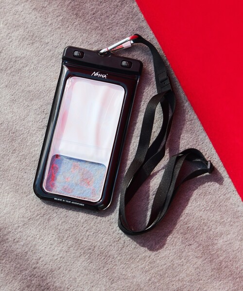 NANGA（ナンガ）の「NANGA × FREAK'S STORE/ナンガ × フリークスストア 別注 FLOATING PHONE PROTECT CASE フローティング フォーンプロテクト ケース（スマホケース/カバー・メンズ・ブラック・ONE SIZE）」の12枚目の写真
