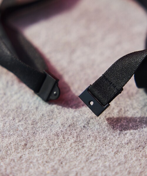 NANGA（ナンガ）の「NANGA × FREAK'S STORE/ナンガ × フリークスストア 別注 FLOATING PHONE PROTECT CASE フローティング フォーンプロテクト ケース（スマホケース/カバー・メンズ・ブラック・ONE SIZE）」の21枚目の写真