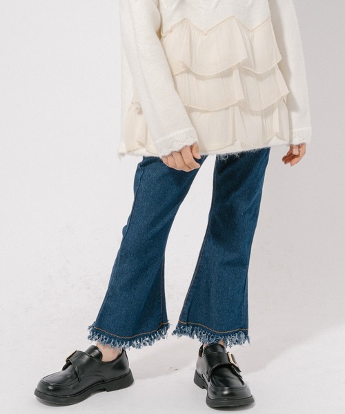 URBAN CHERRY(アーバンチェリー)の「フリンジフレアデニムパンツ(デニムパンツ・キッズ・ブルー・120cm/130cm/150cm/110cm/140cm)」の1枚目の写真
