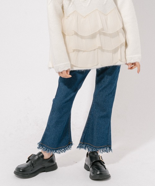 URBAN CHERRY(アーバンチェリー)の「フリンジフレアデニムパンツ(デニムパンツ・キッズ・ブルー・120cm/130cm/150cm/110cm/140cm)」の2枚目の写真
