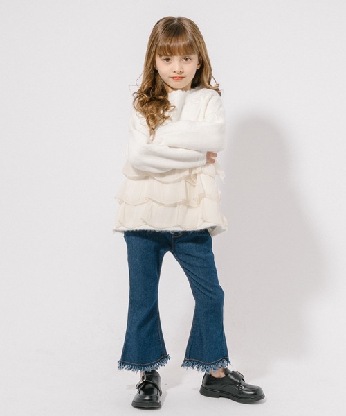 URBAN CHERRY(アーバンチェリー)の「フリンジフレアデニムパンツ(デニムパンツ・キッズ・ブルー・120cm/130cm/150cm/110cm/140cm)」の6枚目の写真