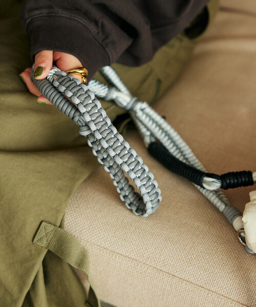 A SCENE(エーシーン)の「A SCENE/エーシーン DESIGN PARACORD SHOULDER デザインパラコードショルダー(スマホグッズ・メンズ・ブラック/その他/シルバー/イエロー/ピンク・ONE SIZE)」の10枚目の写真