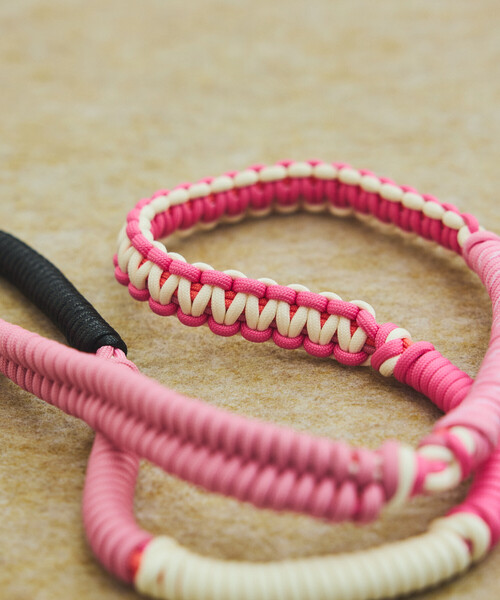 A SCENE(エーシーン)の「A SCENE/エーシーン DESIGN PARACORD SHOULDER デザインパラコードショルダー(スマホグッズ・メンズ・ブラック/その他/シルバー/イエロー/ピンク・ONE SIZE)」の22枚目の写真