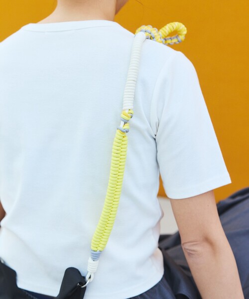 A SCENE(エーシーン)の「A SCENE/エーシーン DESIGN PARACORD SHOULDER デザインパラコードショルダー(スマホグッズ・メンズ・ブラック/その他/シルバー/イエロー/ピンク・ONE SIZE)」の2枚目の写真