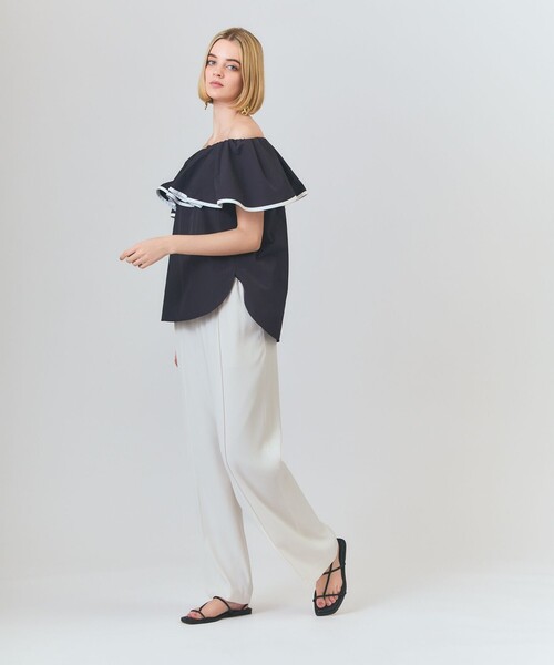 GRACE CLASS（グレースクラス）の「ラッフルトリミングブラウス（シャツ/ブラウス・レディース・ベージュ/ブラック・36）」の4枚目の写真