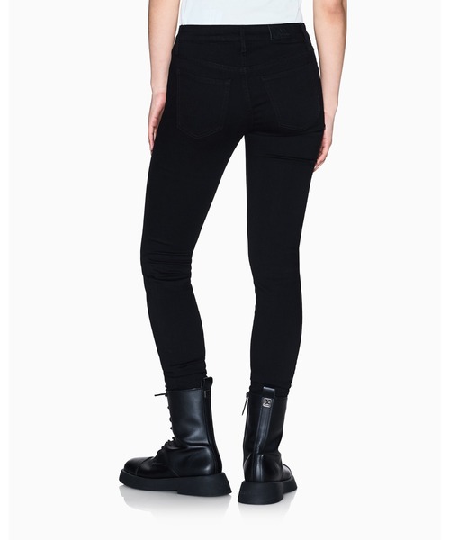 ARMANI EXCHANGE(アルマーニエクスチェンジ)の「【A|X アルマーニ エクスチェンジ】ブラックデニムパンツ_J01 SUPER SKINNY(デニムパンツ・レディース・ブラック・28inch/27inch/26inch/25inch/24inch/29inch)」の2枚目の写真