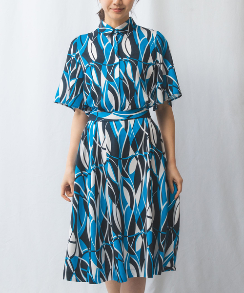 NARACAMICIE(ナラカミーチェ)の「【NARACAMICIE】【セットアップ対応】ウェーブ幾何プリント半袖ブラウス(シャツ/ブラウス・レディース・ブルー/イエロー・M/XXL/XL/S/L)」の9枚目の写真