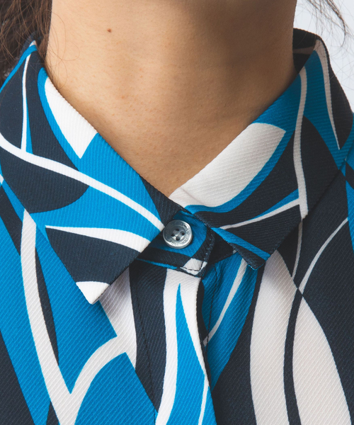 NARACAMICIE(ナラカミーチェ)の「【NARACAMICIE】【セットアップ対応】ウェーブ幾何プリント半袖ブラウス(シャツ/ブラウス・レディース・ブルー/イエロー・M/XXL/XL/S/L)」の5枚目の写真