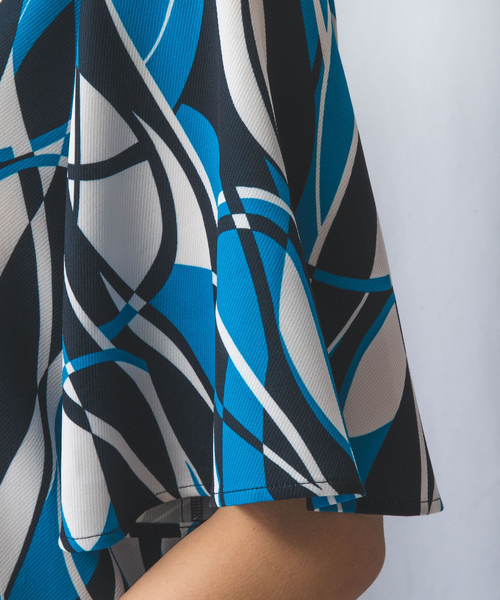 NARACAMICIE(ナラカミーチェ)の「【NARACAMICIE】【セットアップ対応】ウェーブ幾何プリント半袖ブラウス(シャツ/ブラウス・レディース・ブルー/イエロー・M/XXL/XL/S/L)」の12枚目の写真