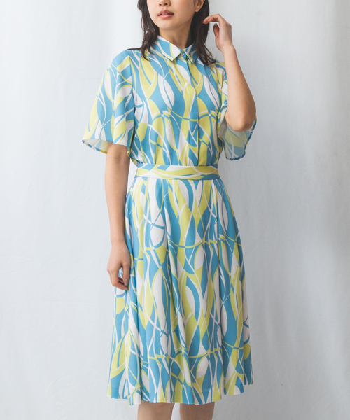 NARACAMICIE(ナラカミーチェ)の「【NARACAMICIE】【セットアップ対応】ウェーブ幾何プリント半袖ブラウス(シャツ/ブラウス・レディース・ブルー/イエロー・M/XXL/XL/S/L)」の15枚目の写真